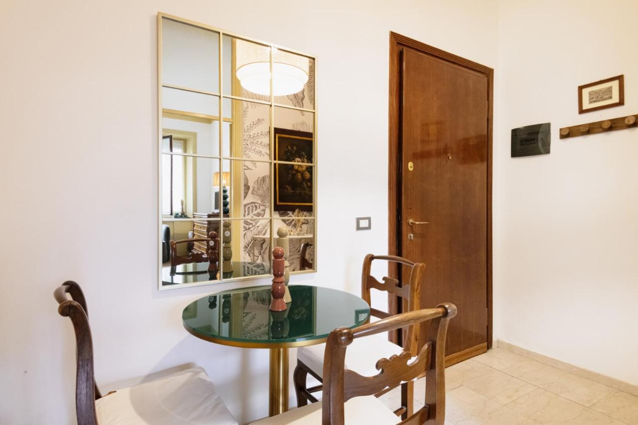 Easylife - Dimora Di Classe In Zona Conciliazione Milan Luaran gambar