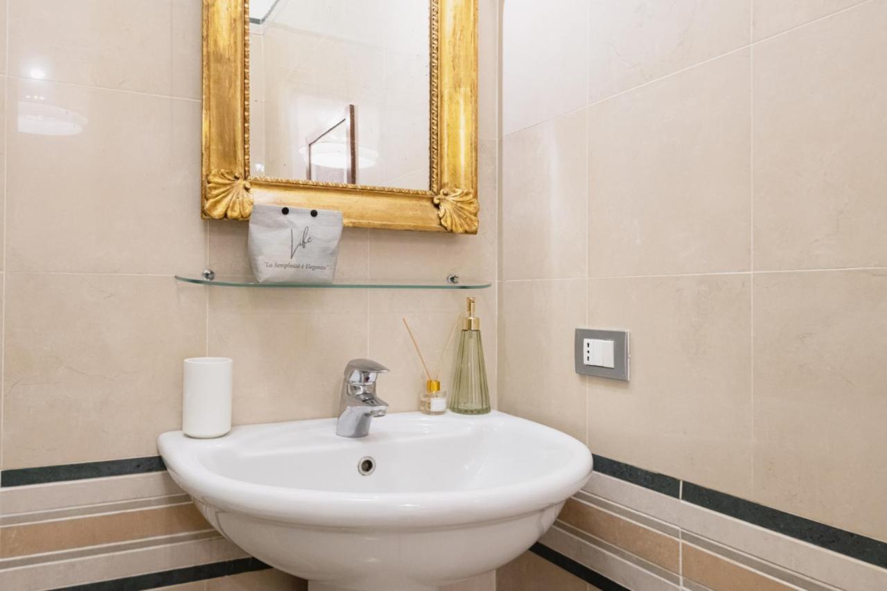 Easylife - Dimora Di Classe In Zona Conciliazione Milan Luaran gambar